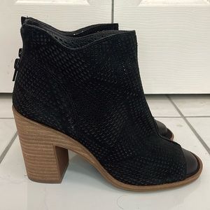 Lucky Brand suede peep toe booties Size 8